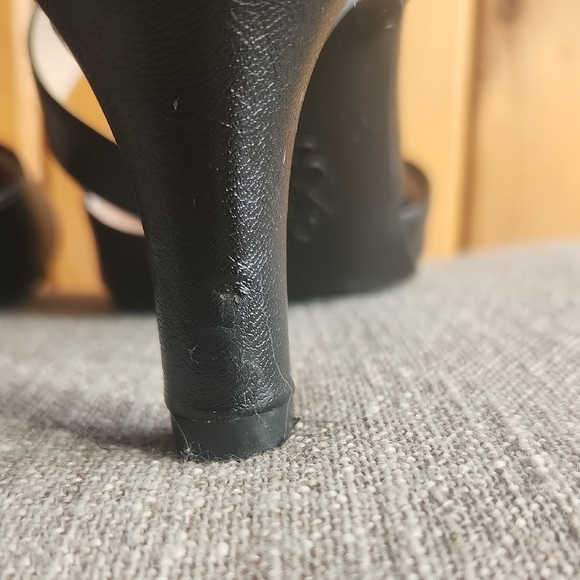 Life Stride Women's Black Pointed Heels - Picture 5 of 6